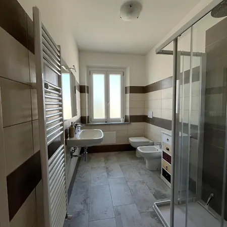 Stanza Con Balcone E Bagno Privato Vicino Torino Chieri