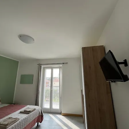 Guest house Stanza Con Balcone E Bagno Privato Vicino Torino Chieri