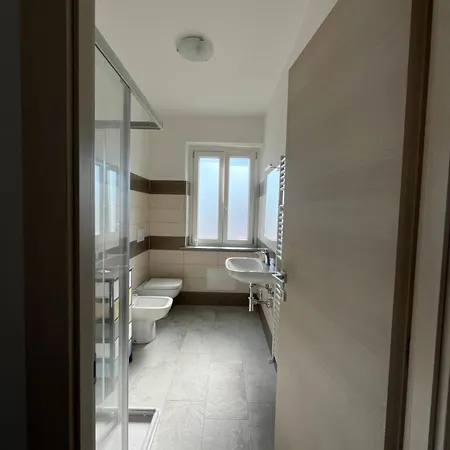 Stanza Con Balcone E Bagno Privato Vicino Torino Guest house 3*